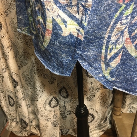 Chico’s short sleeve lace detailing top - Picture 4 of 8